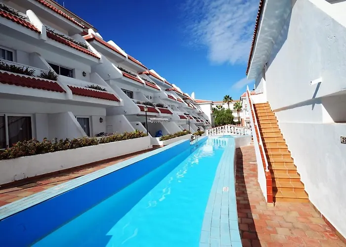 Апартаменты Location P, Terrace With Pool View, Sunny, Quiet, Wifi