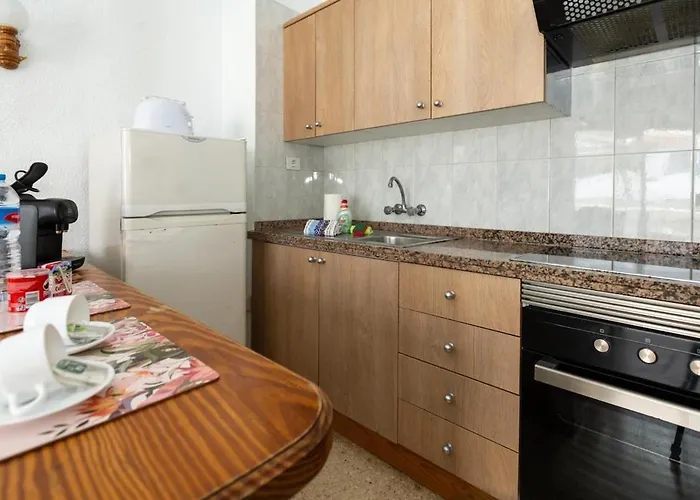 Апартаменты Location P, Terrace With Pool View, Sunny, Quiet, Wifi Плая-де-лас-Америкас